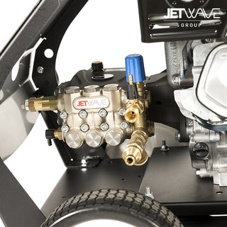 Jetwave Raptor G2 275-15 4000PSI Cold High Pressure Cleaner close up pump